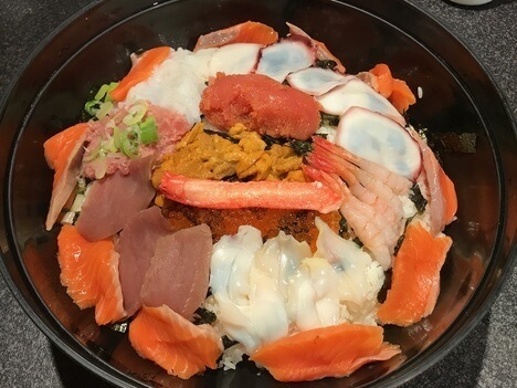名古屋若狭屋大須店大食いチャレンジ海鮮丼