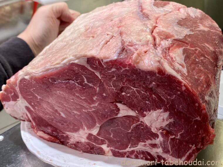 いきなりステーキ2170g肉塊に喰らいつく大食い