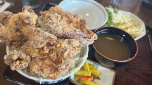 デカ盛り唐揚げ丼食べ放題専門店キッチンBUSストップ三郷駅前2号店唐揚げ丼初回提供セット