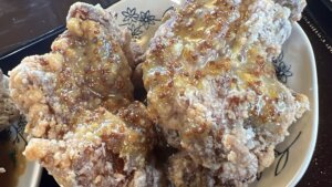 デカ盛り唐揚げ丼食べ放題専門店キッチンBUSストップ三郷駅前2号店ハニーマスタード唐揚げ